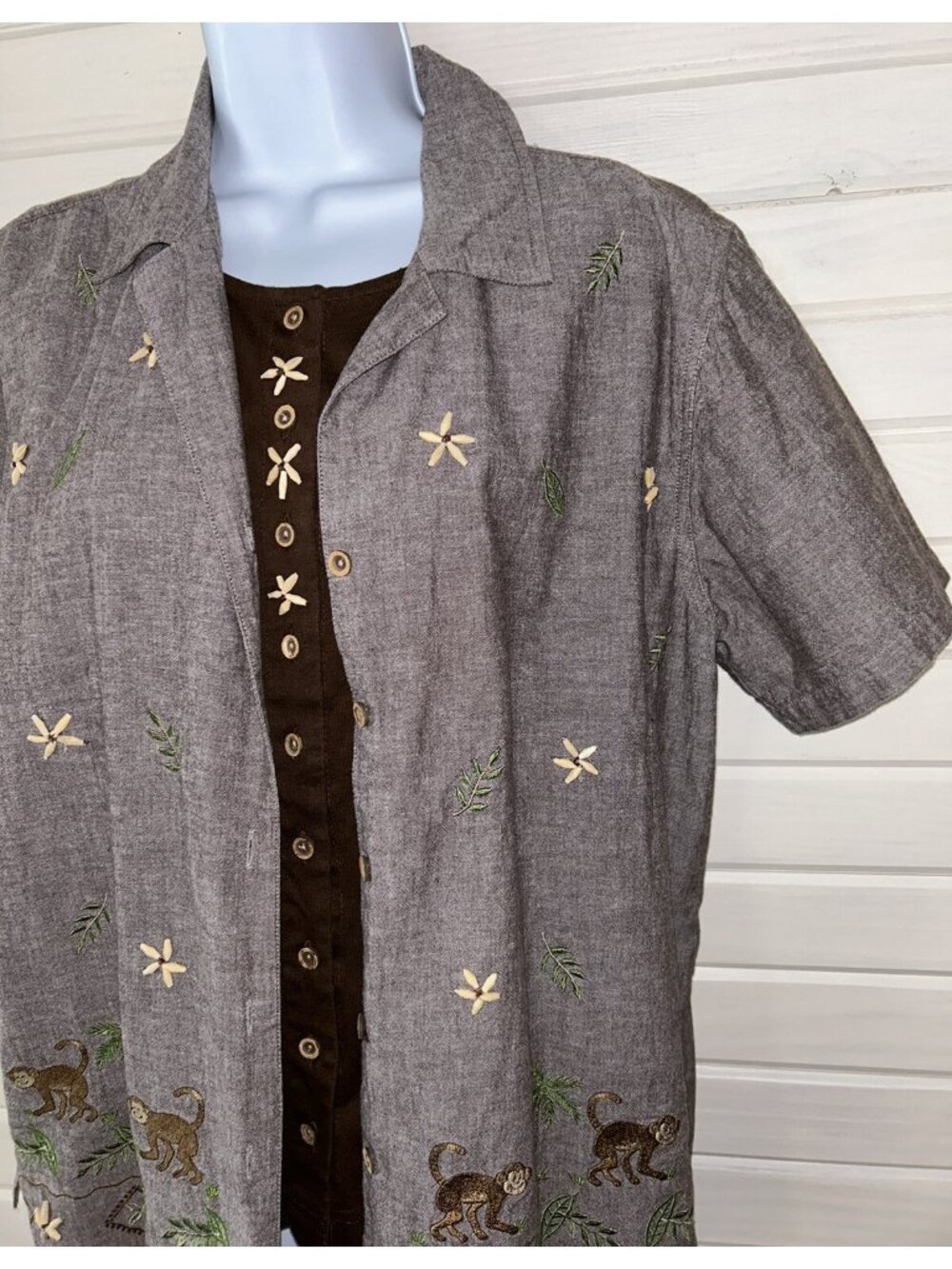 VTG Bobbie Brooks Sz LARGE Embroidered Monkeys Shirt S/S Brown Chambray EUC